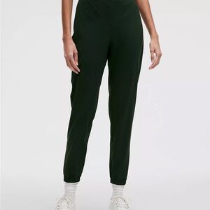 Lululemon Women’s Adapted State High-Rise Jogger
Full Length Black Size 2